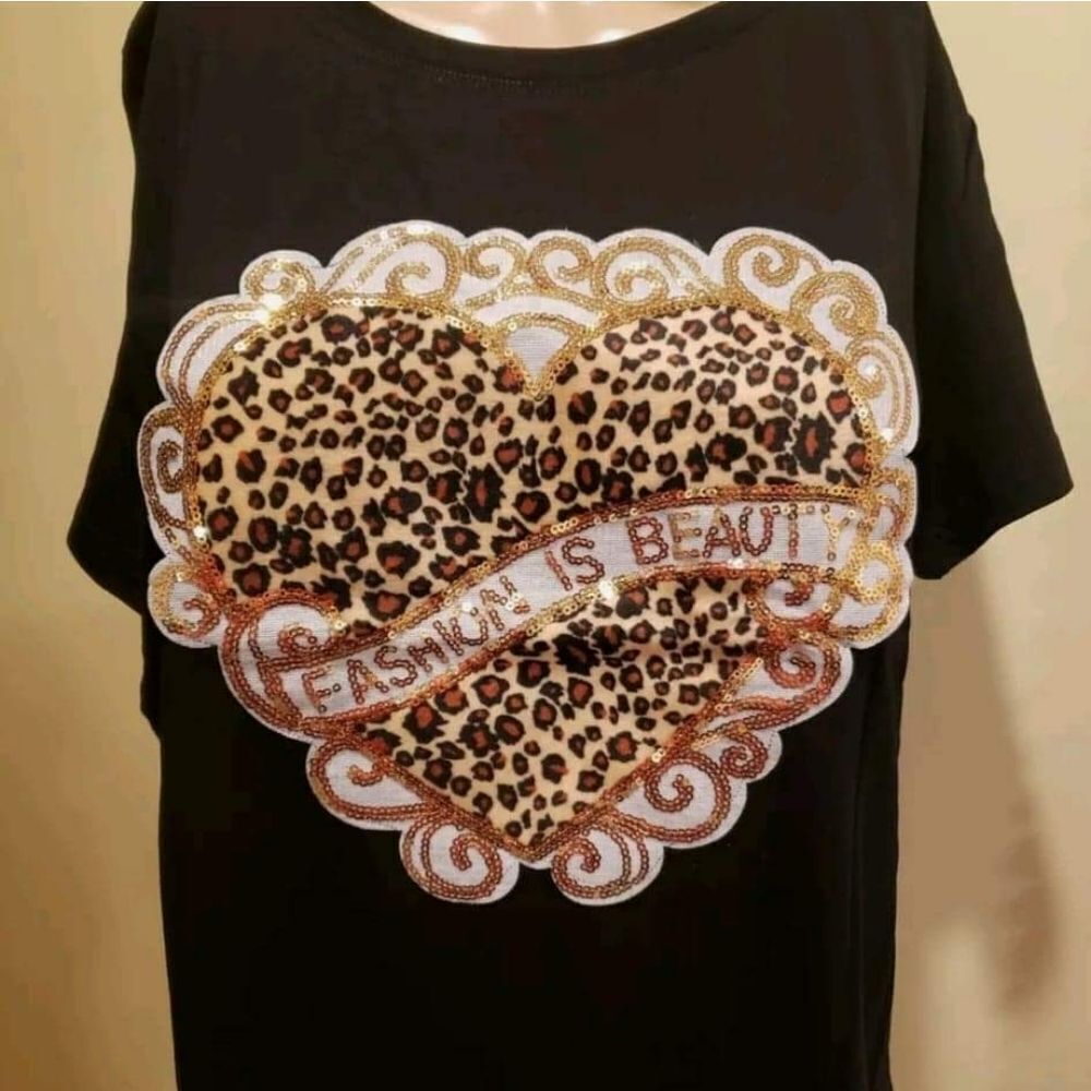 Sequin black heart T-shirt size S/M